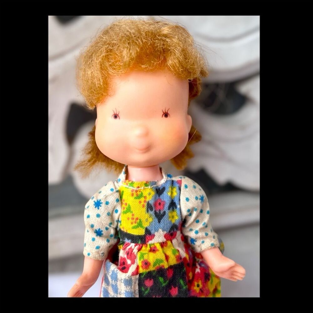 Vintage 1976 Holly Hobbie Doll with Original Outfit by Knickerbocker
